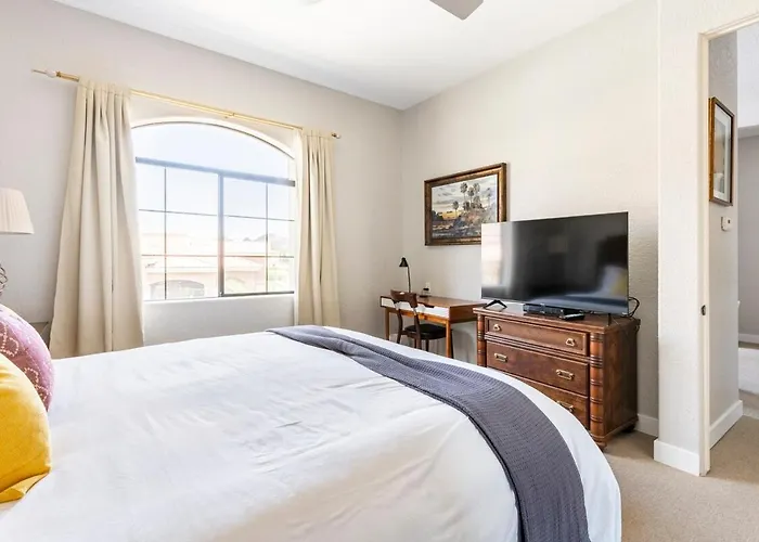 La Quinta Gem 1 Bedroom Pool Hot Tub Sleeps 4