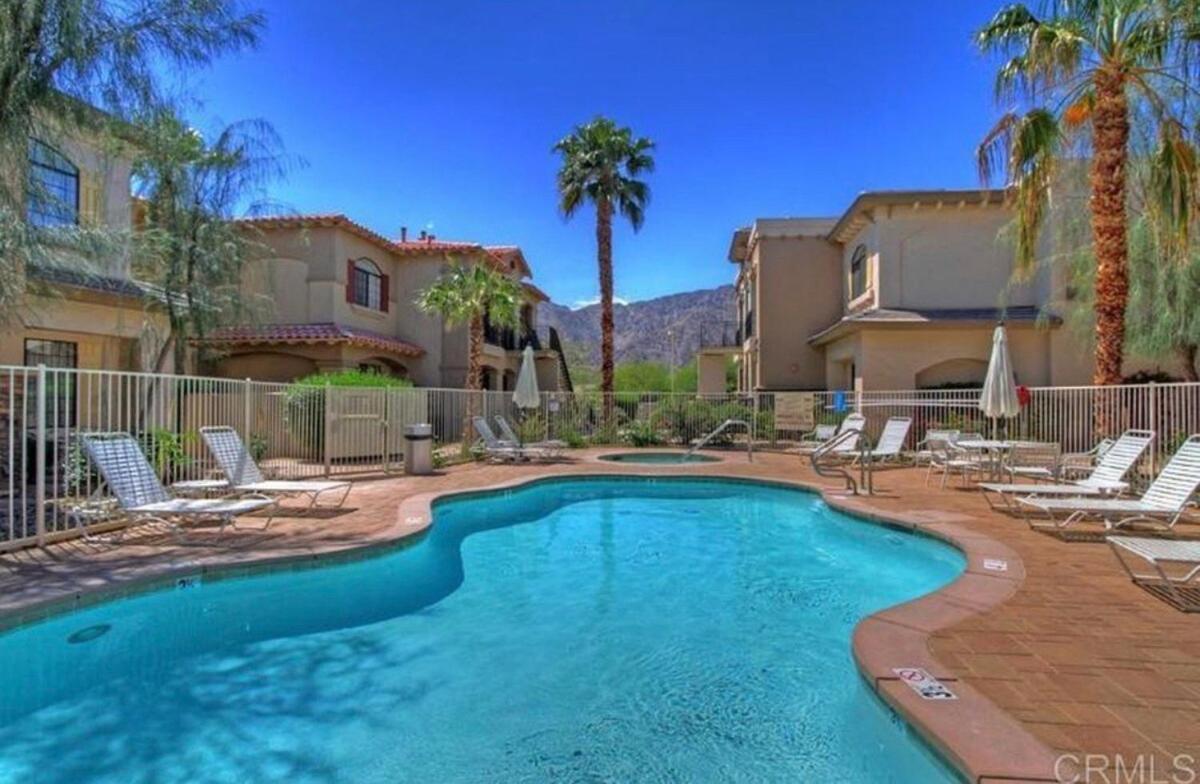Hébergement de vacances Gem 1 Bedroom Pool Hot Tub Sleeps 4
