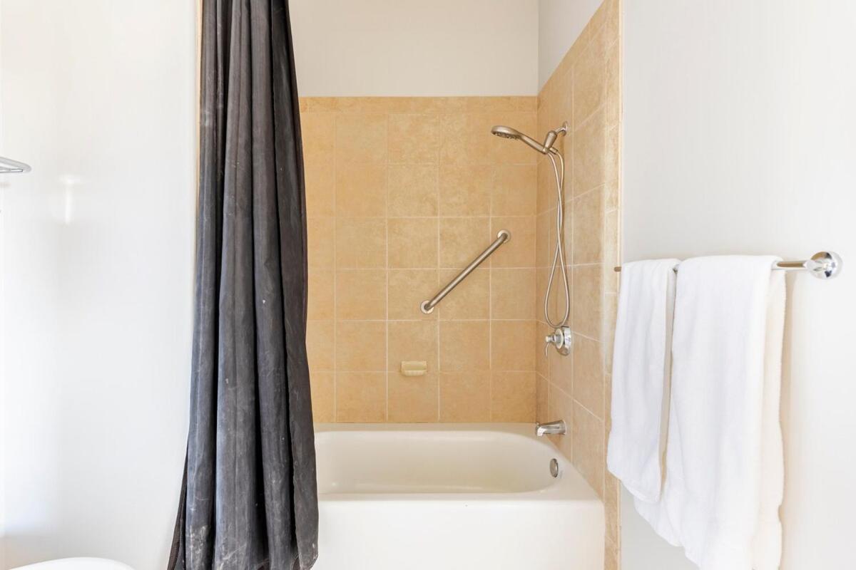 Gem 1 Bedroom Pool Hot Tub Sleeps 4 *